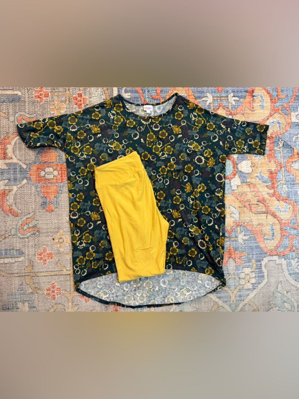 Lularoe L Irma top & TC leggings outfit